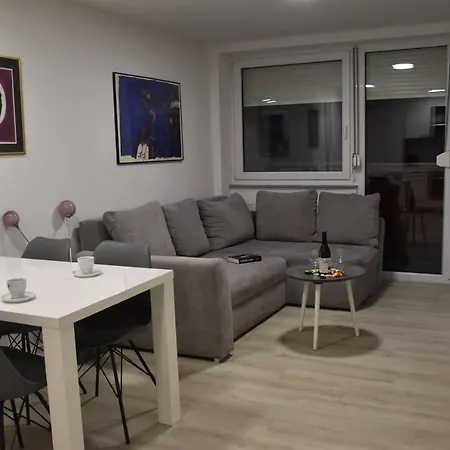Beautiful Apartment By The Tivoli Park, Ljubljana Apartment *